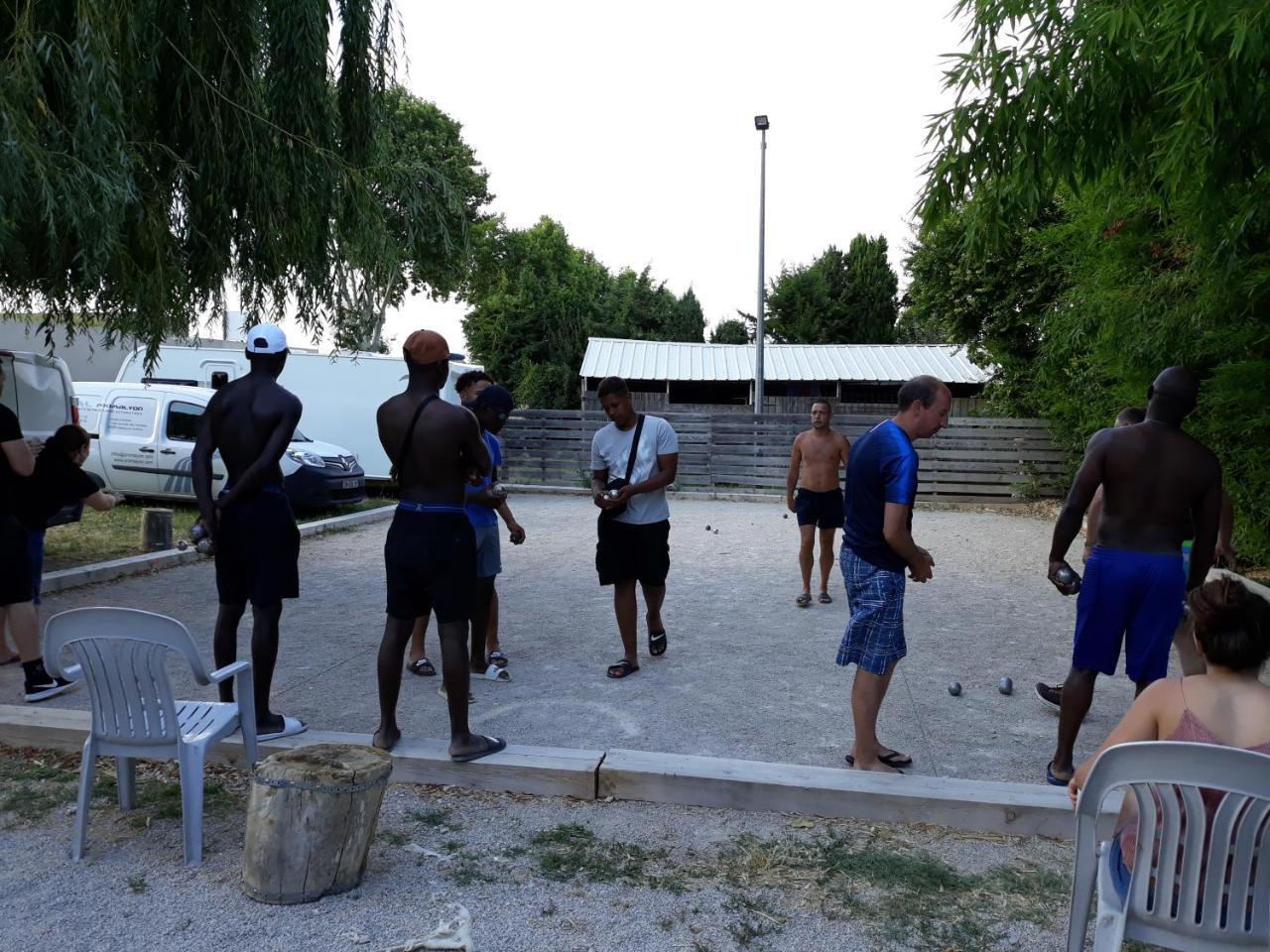 Camping Le Pre Saint-Andre Souvignargues Exterior foto